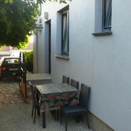 Apartment Branimir Omišalj Екстериор снимка