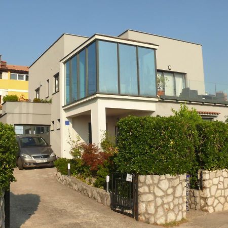 Apartment Branimir Omišalj Екстериор снимка