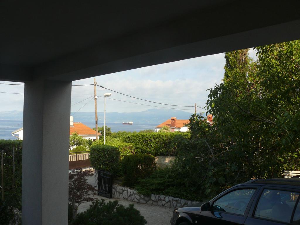 Apartment Branimir Omišalj Екстериор снимка