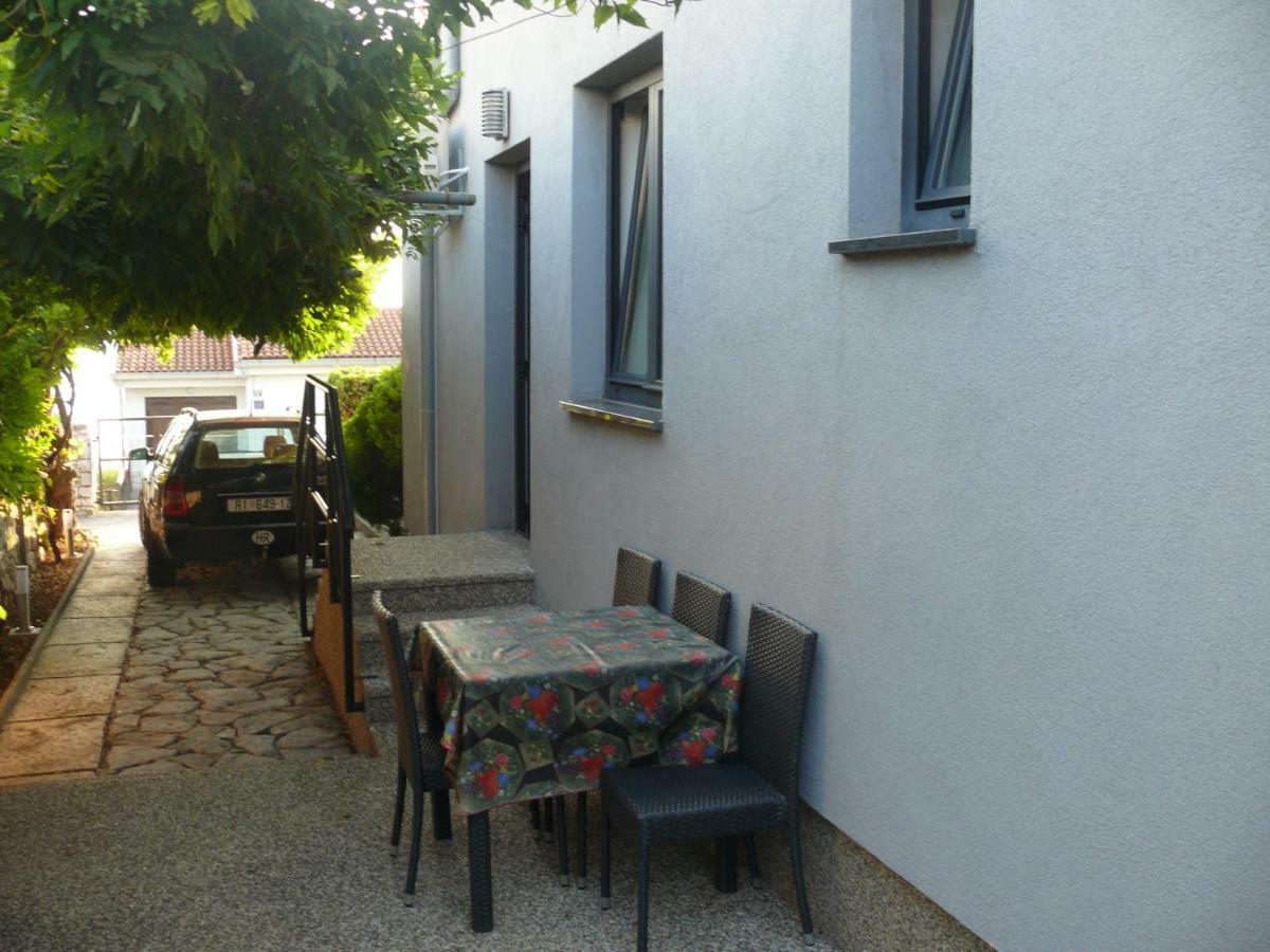 Apartment Branimir Omišalj Екстериор снимка